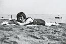 Аале Тюнни на пляже. Терийоки, 1931.